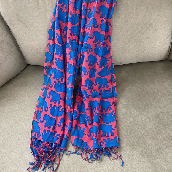 Lilly Pulitzer Cashmere/Silk Elephant Murfee Scarf - Picture 3 of 7